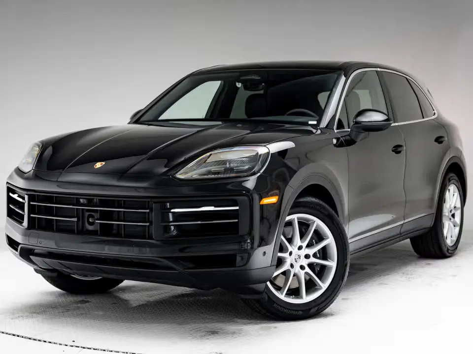 2026 Porsche Cayenne Base photo 3