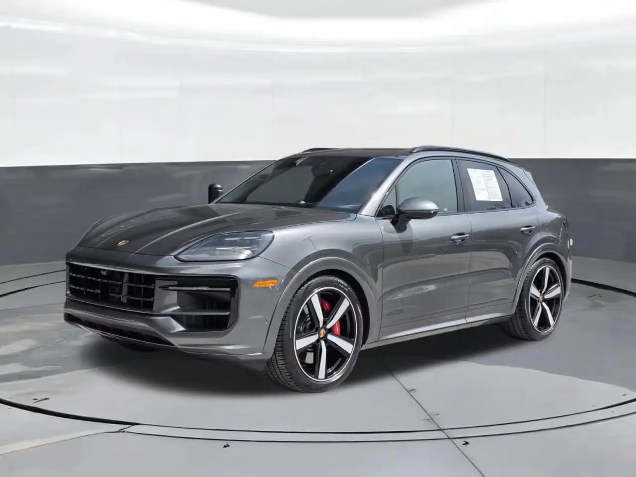 2025 Porsche Cayenne GTS photo 4