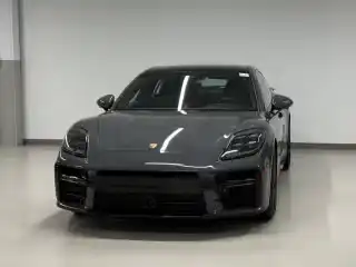 2025 Porsche Panamera GTS's photo