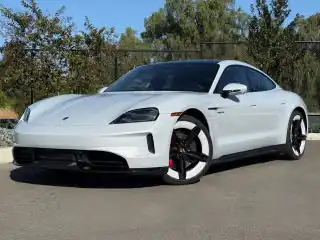 2025 Porsche Taycan GTS's photo