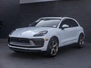 2026 Porsche Macan T's photo