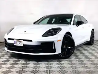 2024 Porsche Panamera 4's photo