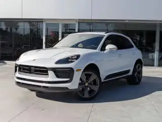 2026 Porsche Macan T photo 1
