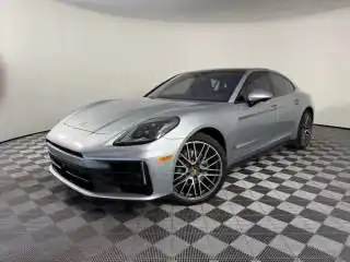 2024 Porsche Panamera 4's photo