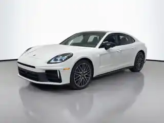 2025 Porsche Panamera 4's photo