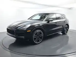 2022 Porsche Cayenne Turbo S E-Hybrid's photo
