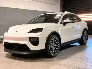 2026 Porsche Macan Macan 4 Electric's photo
