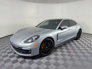 2019 Porsche Panamera GTS's photo