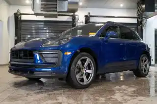 2025 Porsche Macan Base's photo
