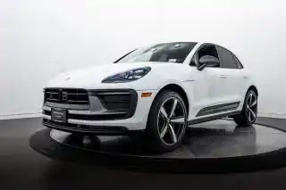 2026 Porsche Macan T's photo