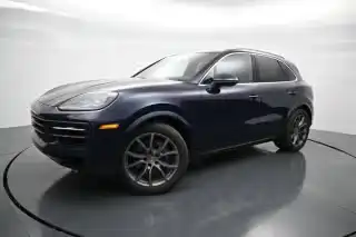 2024 Porsche Cayenne Base's photo