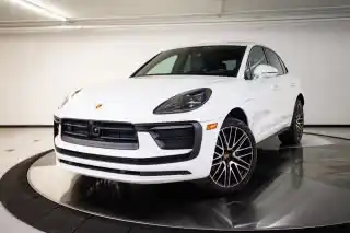 2023 Porsche Macan Base's photo