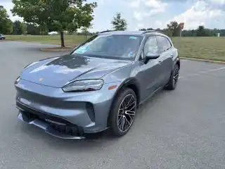 2026 Porsche Cayenne Cayenne Electric's photo