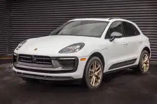 2026 Porsche Macan T's photo