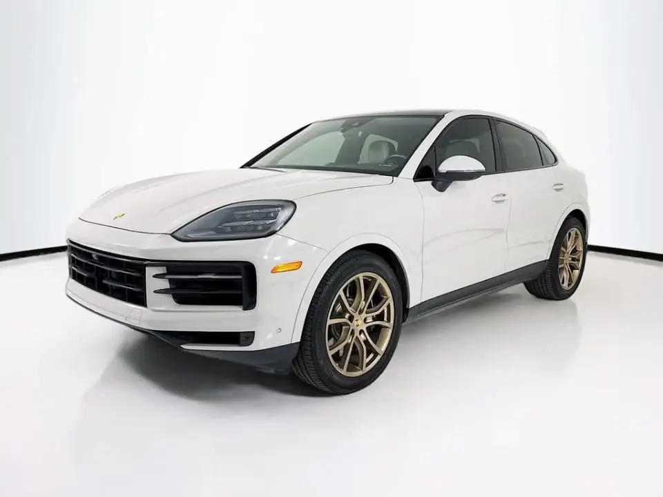 2024 Porsche Cayenne S photo 3