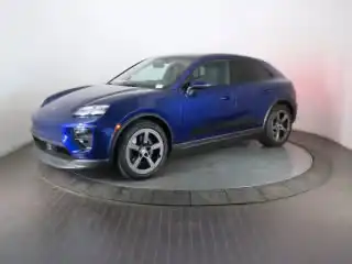2025 Porsche Macan Macan Electric's photo