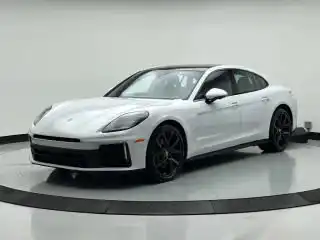 2025 Porsche Panamera 4's photo