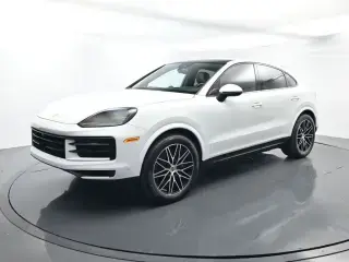 2024 Porsche Cayenne Base photo 5