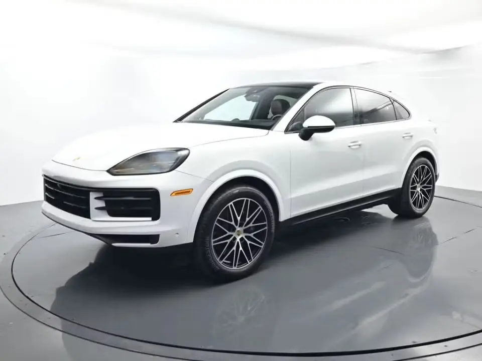 2024 Porsche Cayenne Base photo 3