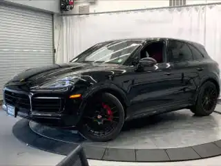 2023 Porsche Cayenne GTS's photo