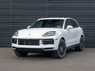 2026 Porsche Cayenne Base photo 5