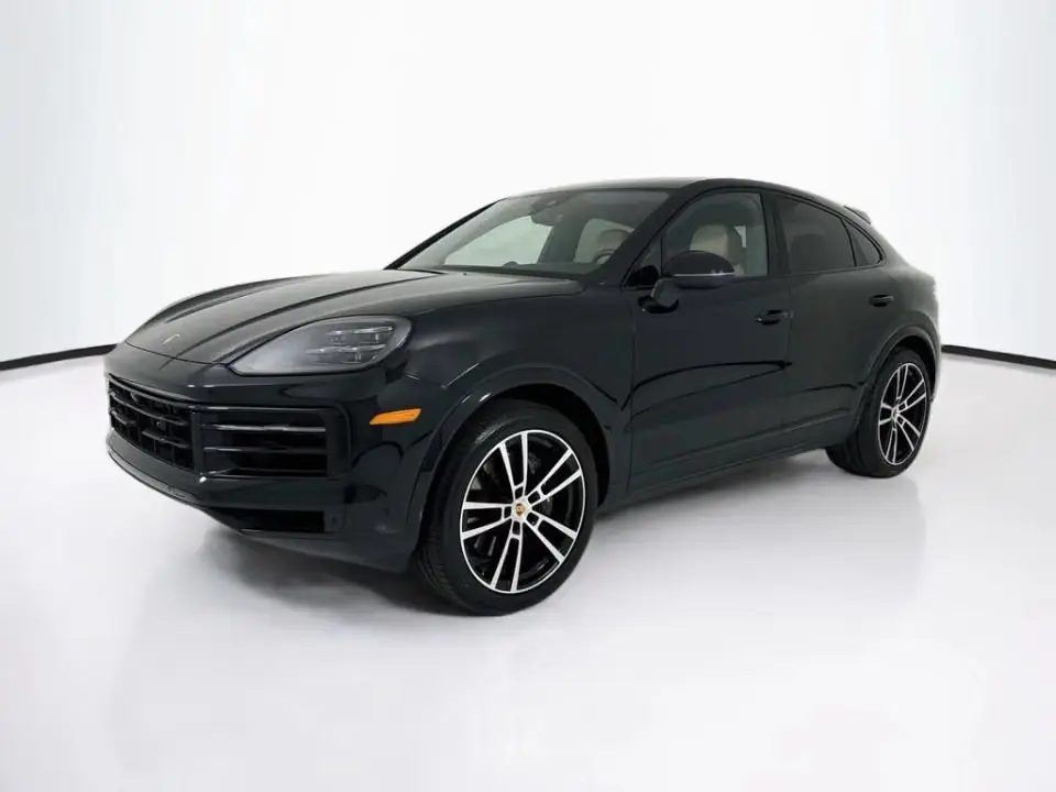 2025 Porsche Cayenne Base photo 3