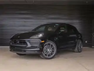 2026 Porsche Macan Base's photo
