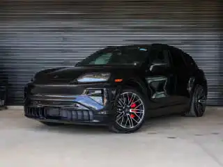 2026 Porsche Cayenne Cayenne Turbo Electric's photo