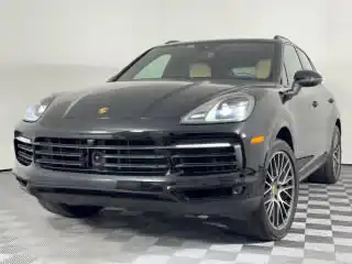 2023 Porsche Cayenne Platinum Edition's photo