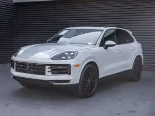 2024 Porsche Cayenne Base's photo
