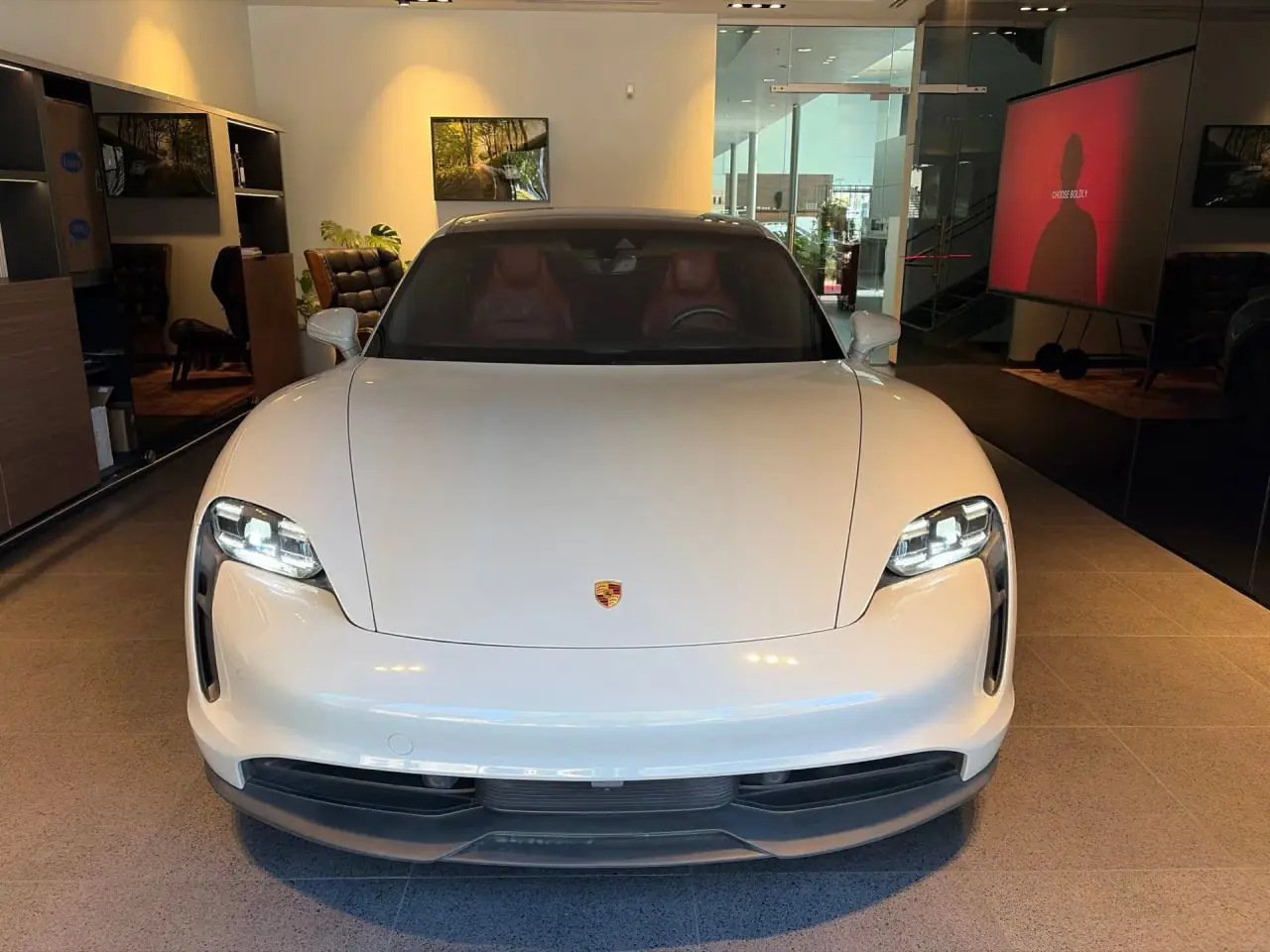 2023 Porsche Taycan Base photo 4