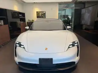 2021 Porsche Taycan 4S's photo