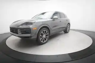 2025 Porsche Cayenne Base's photo