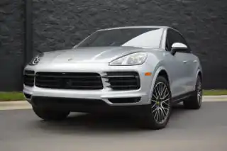 2023 Porsche Cayenne Platinum Edition's photo