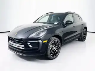 2026 Porsche Macan Base's photo