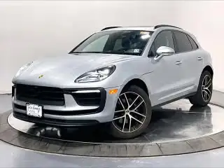 2023 Porsche Macan Base photo 1