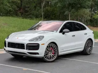 2023 Porsche Cayenne GTS photo 5