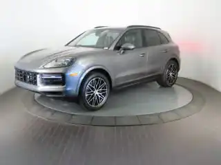 2025 Porsche Cayenne Base's photo