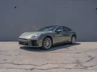 2025 Porsche Panamera 4's photo