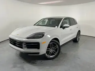 2026 Porsche Cayenne Base photo 5
