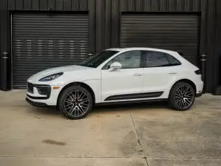 2026 Porsche Macan T photo 1