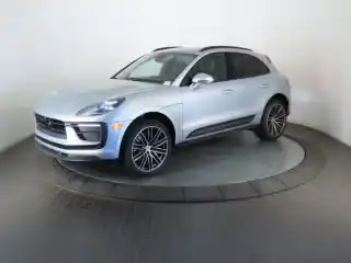2026 Porsche Macan Base's photo
