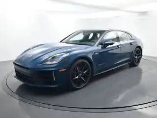2026 Porsche Panamera Base's photo