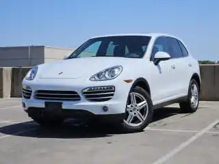 2014 Porsche Cayenne Platinum Edition's photo