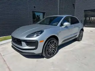 2026 Porsche Macan T's photo