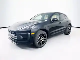 2026 Porsche Macan Base's photo