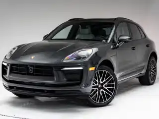 2026 Porsche Macan Base's photo