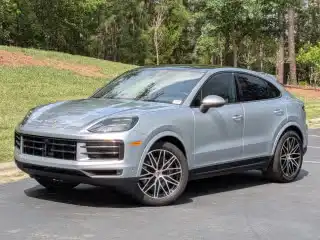 2025 Porsche Cayenne Base's photo