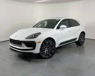 2025 Porsche Macan's photo