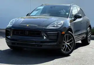 2026 Porsche Macan Base's photo